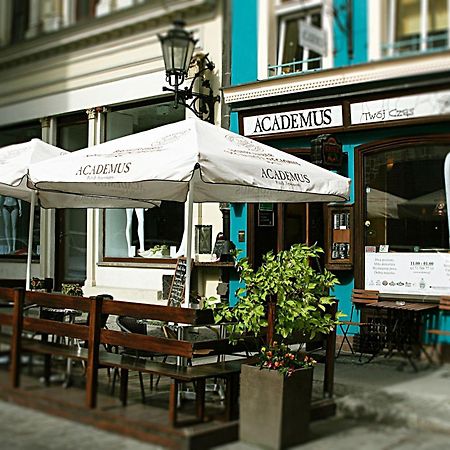 فروتسواف Academus Pub & Guest House المظهر الخارجي الصورة
