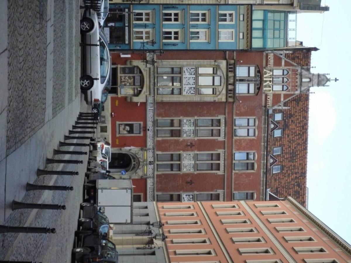 فروتسواف Academus Pub & Guest House المظهر الخارجي الصورة
