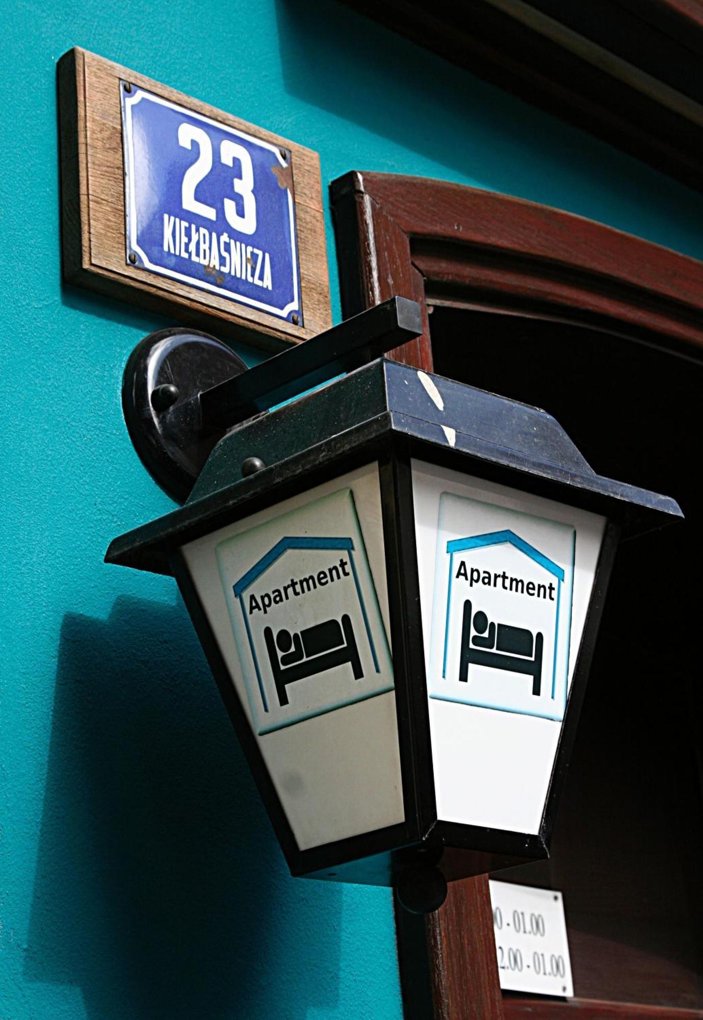 فروتسواف Academus Pub & Guest House المظهر الخارجي الصورة