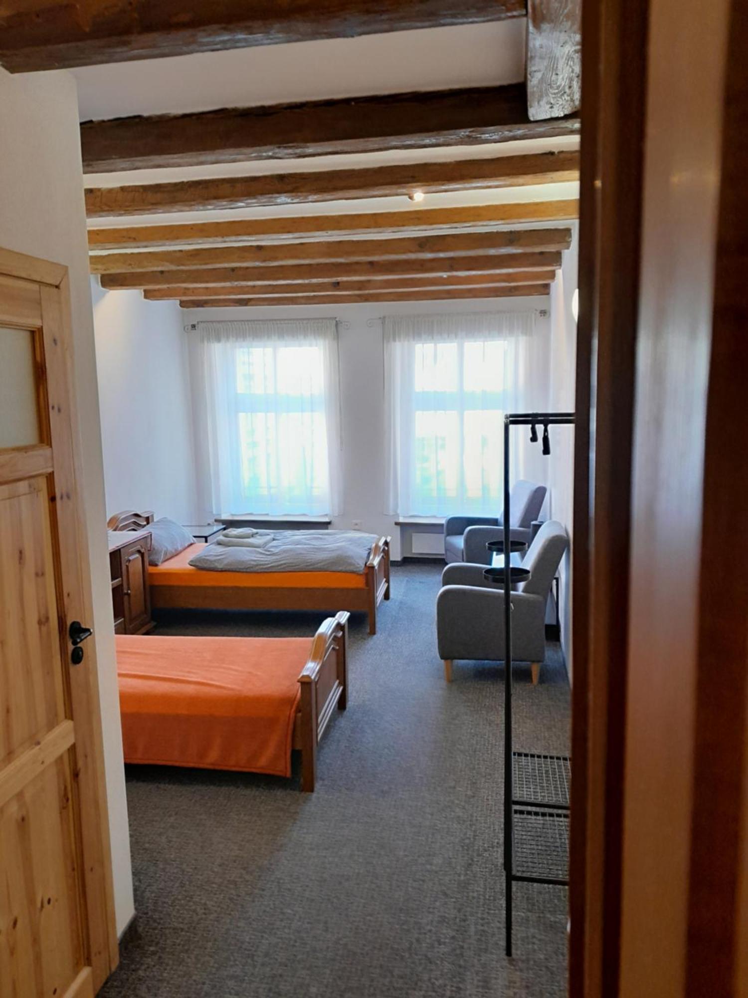 فروتسواف Academus Pub & Guest House المظهر الخارجي الصورة