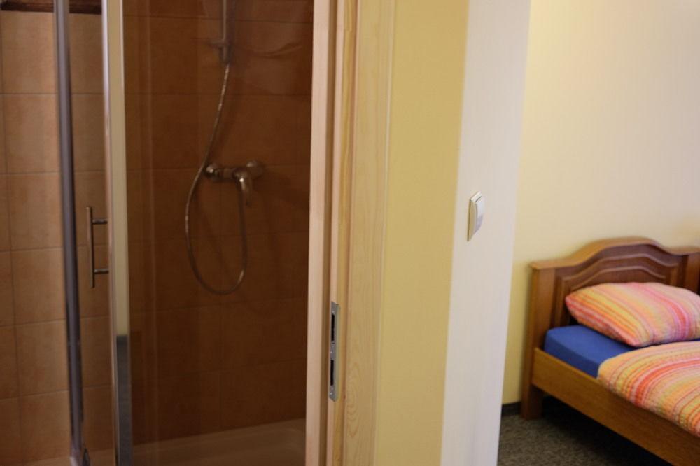 فروتسواف Academus Pub & Guest House المظهر الخارجي الصورة