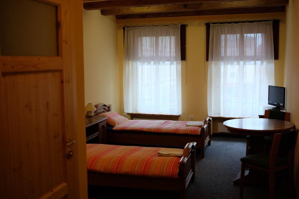 فروتسواف Academus Pub & Guest House المظهر الخارجي الصورة