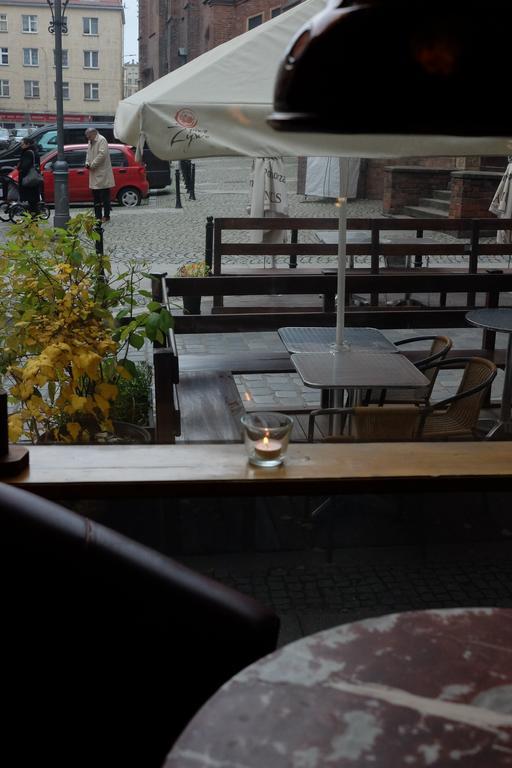 فروتسواف Academus Pub & Guest House المظهر الخارجي الصورة