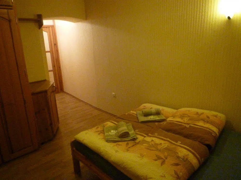 فروتسواف Academus Pub & Guest House المظهر الخارجي الصورة